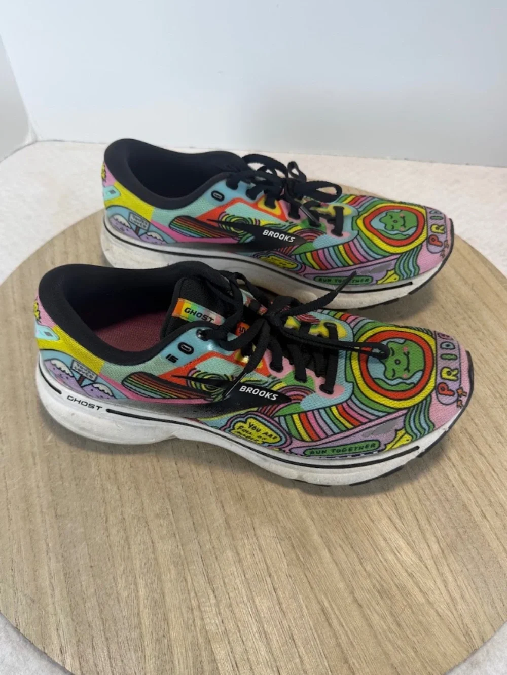 Brooks Ghost 15 PRIDE Womens 9.5 B Running Shoes Rainbow Limited Edition